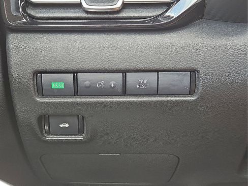 Used 2021 Nissan Sentra SR w/ Lighting Package image 31