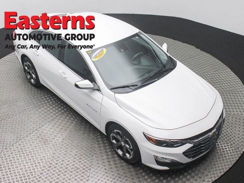 Used 2024 Chevrolet Malibu LT FWD image 3