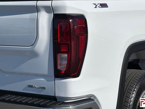 Certified 2022 GMC Sierra 1500 SLE w/ X31 Off-Road Package AWD/4WD image 30