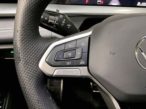 New 2026 Volkswagen Tiguan SE R-Line image 17