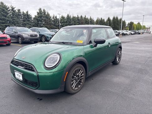 Certified 2025 MINI Cooper 2-Door Hardtop FWD image 9