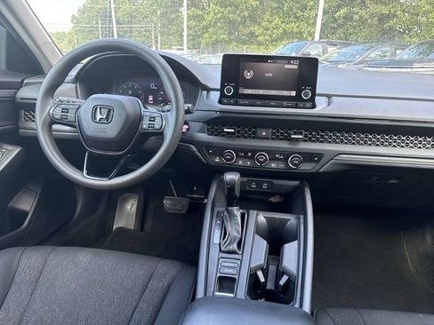 Used 2023 Honda Accord EX image 3