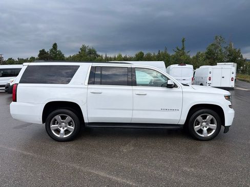 Used 2017 Chevrolet Suburban LT w/ Luxury Package AWD/4WD image 11