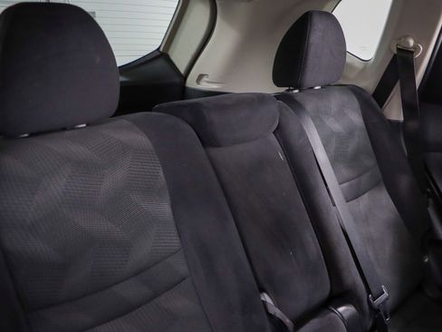 Used 2016 Nissan Rogue SV image 27