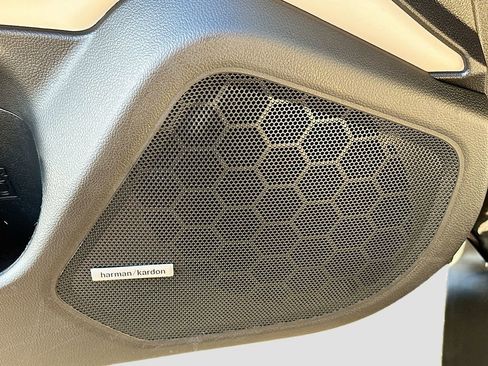 Used 2019 Subaru Outback 2.5i Limited w/ Popular Package #2 image 19