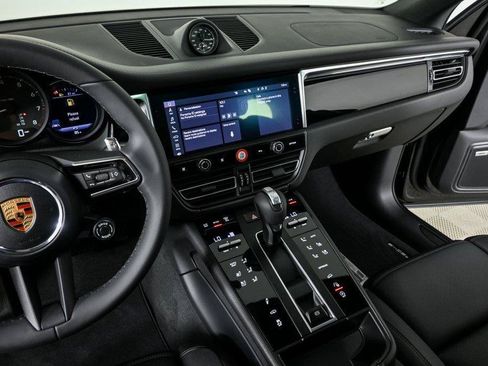 New 2026 Porsche Macan AWD/4WD image 13