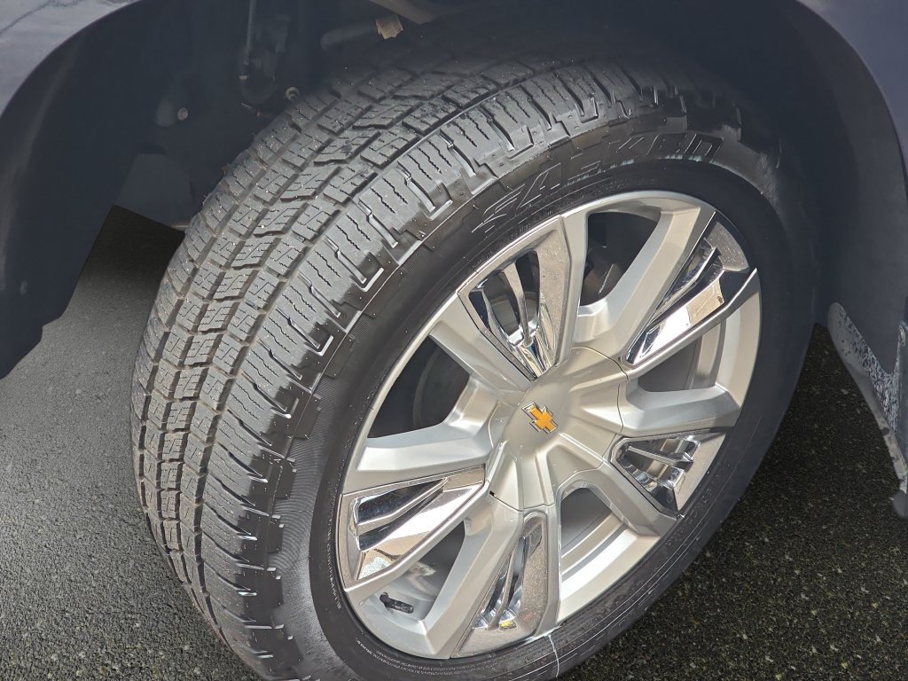 Used 2023 Chevrolet Silverado 1500 High Country w/ High Country Premium Package AWD/4WD image 34