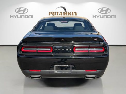 Used 2022 Dodge Challenger GT image 6