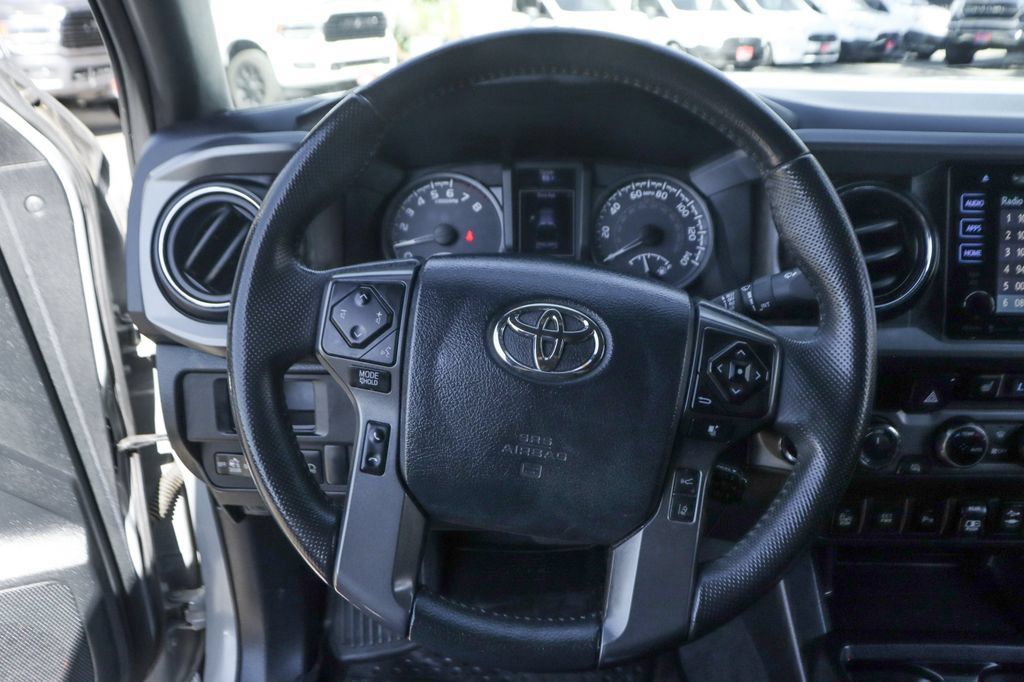 Used 2018 Toyota Tacoma TRD Off-Road AWD/4WD image 21