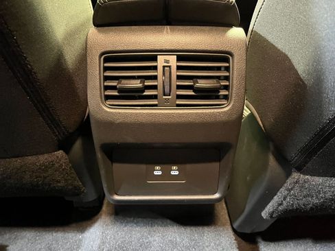 Used 2025 Nissan Rogue SV image 25