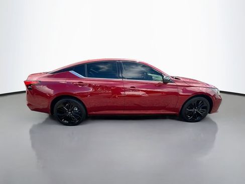 Used 2023 Nissan Altima 2.5 SR AWD/4WD image 9