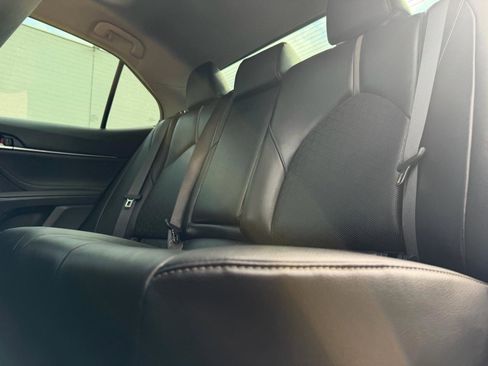 Used 2018 Toyota Camry XSE w/ Driver Assist Package FWD image 9