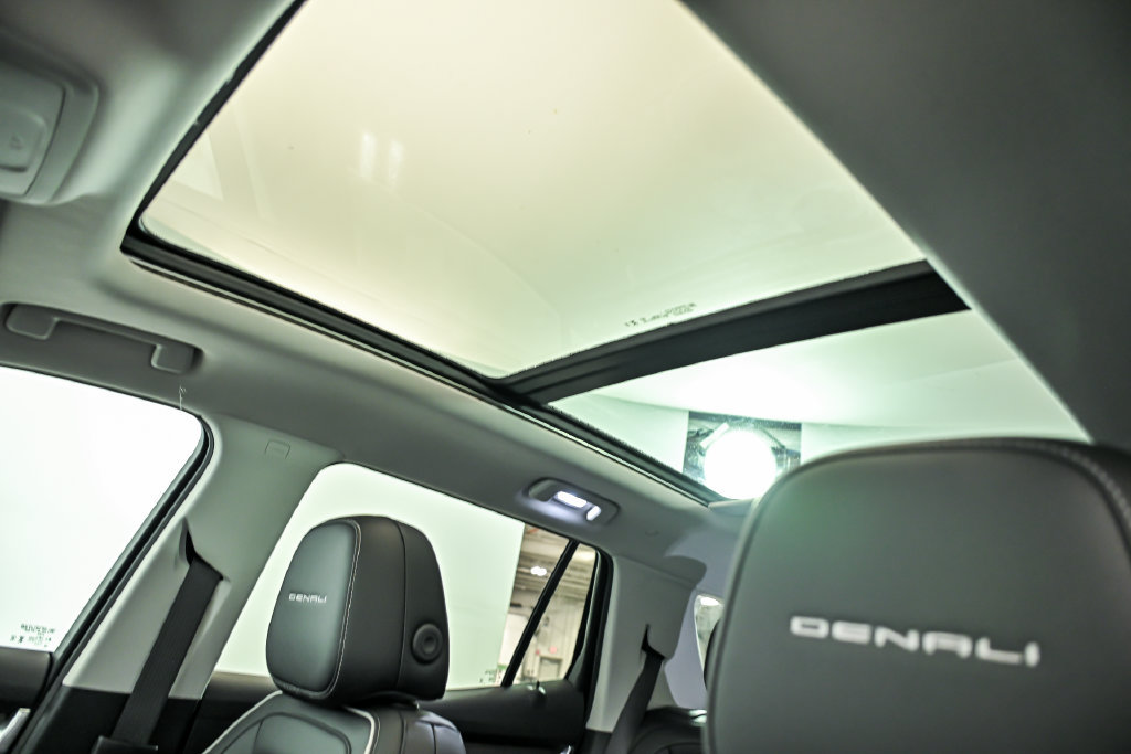 New 2027 GMC Terrain Denali w/ LPO, Floor Liner Package AWD/4WD image 9