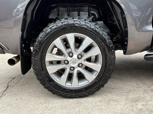 Used 2017 Toyota Tundra Limited w/ Limited Premium Package AWD/4WD image 32