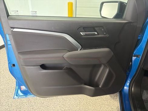 Used 2024 Chevrolet Colorado Z71 w/ Z71 Convenience Package 2 AWD/4WD image 8