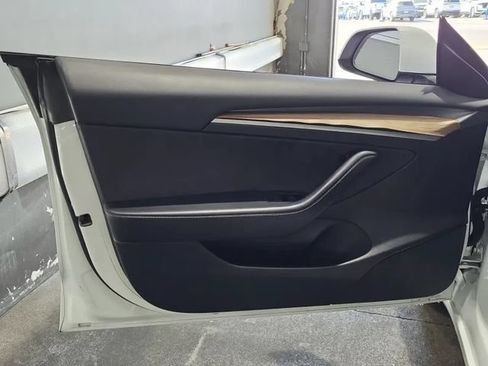 Used 2023 Tesla Model 3 Standard Range RWD image 8