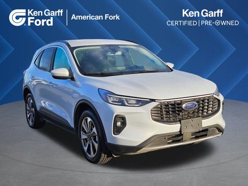 Used 2025 Ford Escape Platinum image 1