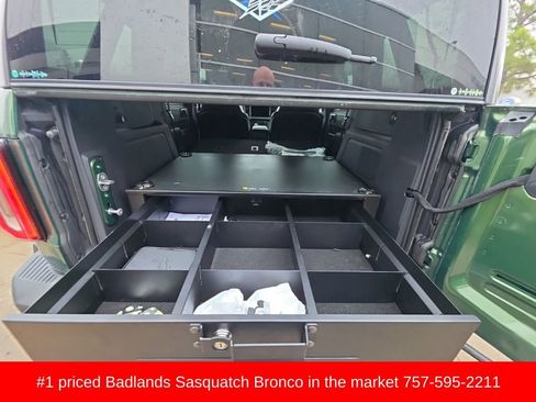 Used 2023 Ford Bronco Badlands image 17