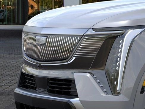 Certified 2026 Cadillac Escalade IQ Luxury 2 w/ LPO, Radiant Package AWD/4WD image 14