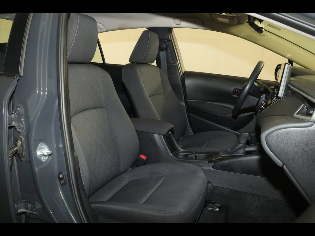 Used 2025 Toyota Corolla LE FWD image 26