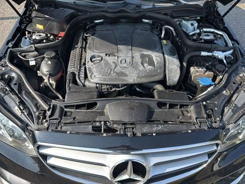 Used 2016 Mercedes-Benz E 350 4MATIC Sedan image 24
