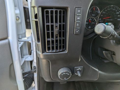 Used 2025 Chevrolet Express 2500 w/ Driver Convenience Package RWD image 19