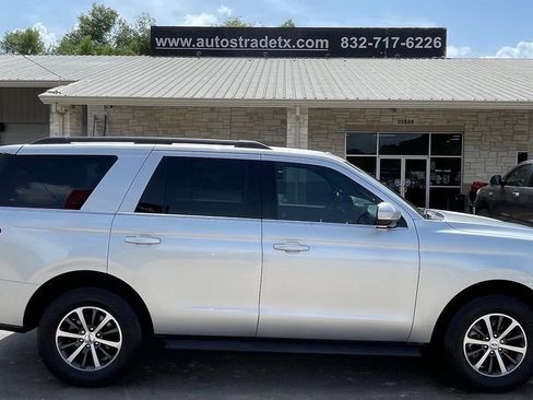 Used 2019 Ford Expedition XLT w/ Equipment Group 201A RWD image 5