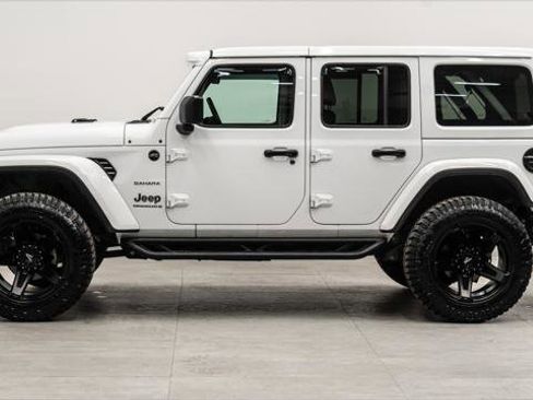 Used 2024 Jeep Wrangler Unlimited Sahara image 9