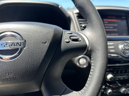 Used 2018 Nissan Pathfinder SV FWD image 33