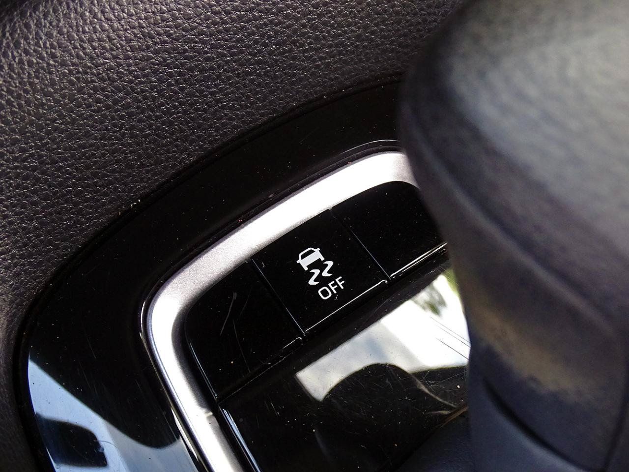 Used 2021 Toyota Corolla LE w/ LE Convenience Package FWD image 25