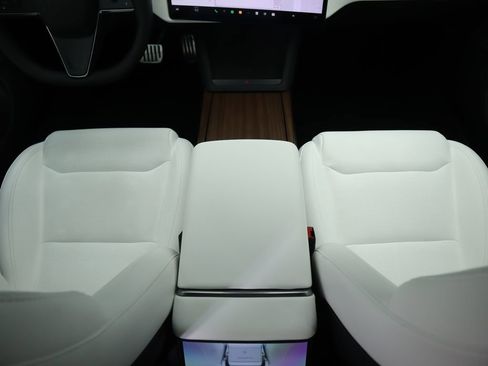 Used 2026 Tesla Model S image 17