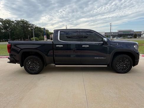 Used 2022 GMC Sierra 1500 Denali Ultimate AWD/4WD image 7