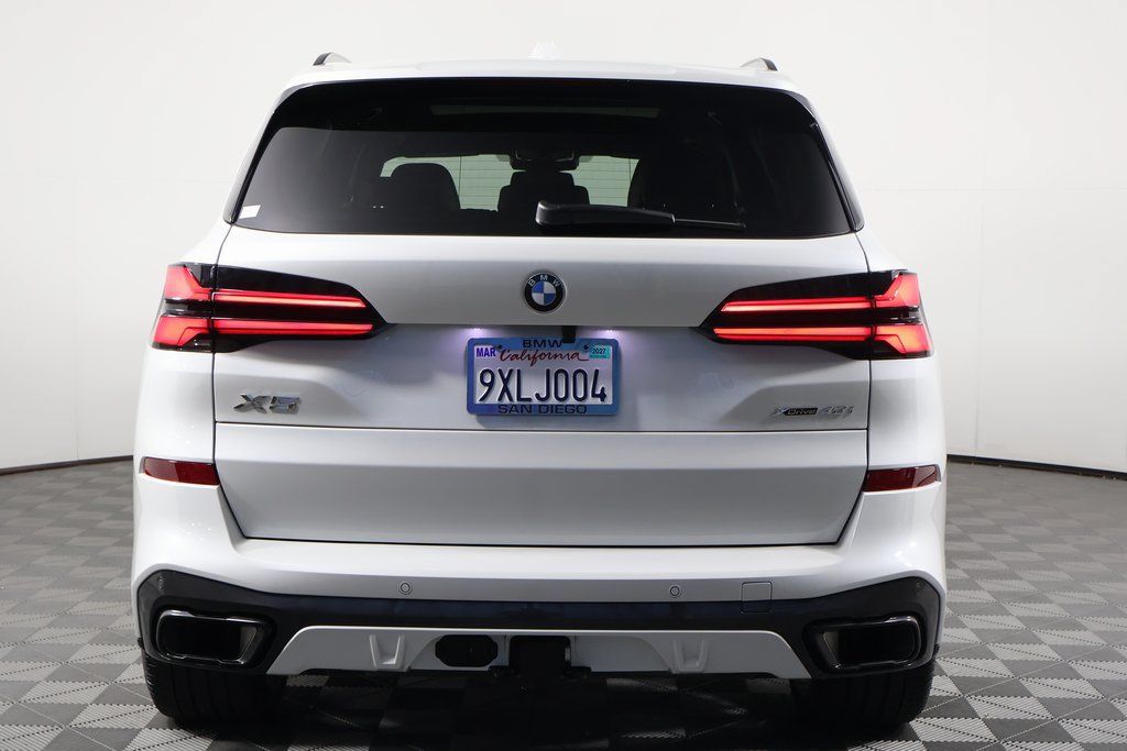 Certified 2026 BMW X5 xDrive40i w/ M Sport Package AWD/4WD image 5