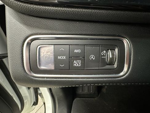 Certified 2026 Buick Enclave Sport Touring AWD/4WD image 32