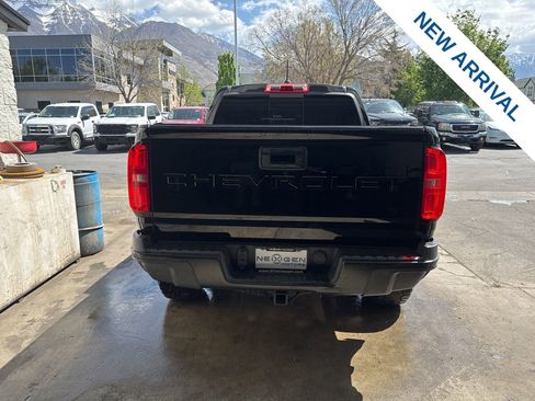 Used 2022 Chevrolet Colorado ZR2 w/ ZR2 Midnight Special Edition image 6
