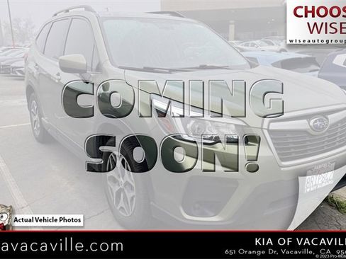 Used 2020 Subaru Forester Premium image 1