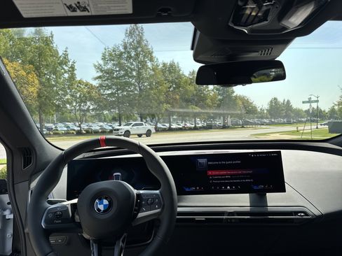 New 2026 BMW iX M70 image 12