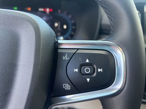 Certified 2023 Volvo XC40 B5 Plus w/ Protection Package Premier image 23