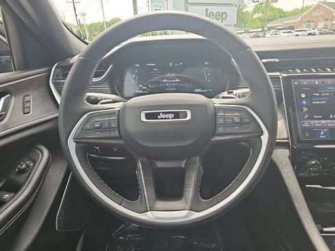 Used 2024 Jeep Grand Cherokee Limited 4xe AWD/4WD image 18