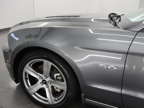 Used 2014 Ford Mustang GT Premium RWD image 31