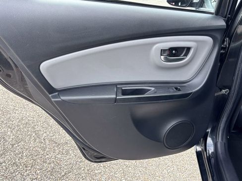 Used 2015 Toyota Yaris LE image 36