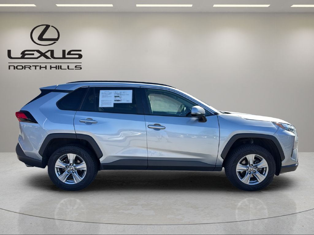 Used 2024 Toyota RAV4 XLE w/ Convenience Package AWD/4WD image 5