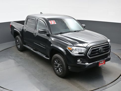 Used 2023 Toyota Tacoma SR5 w/ Black Out Package (TMS) AWD/4WD image 34