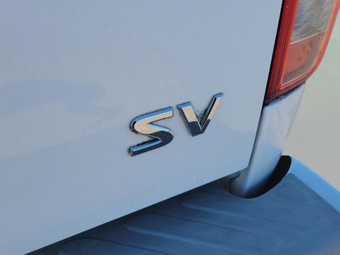 Used 2011 Nissan Frontier SV image 23