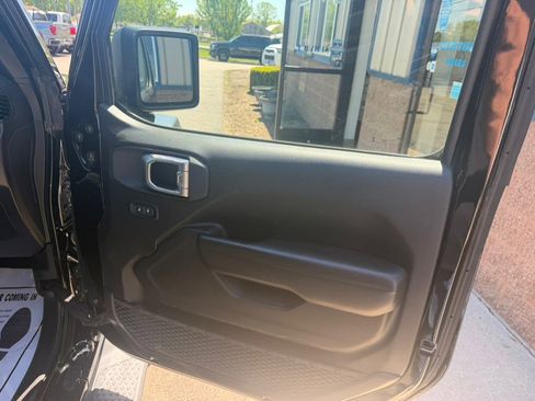 Used 2020 Jeep Gladiator Sport w/ Quick Order Package 24S AWD/4WD image 28