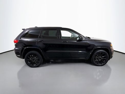 Used 2020 Jeep Grand Cherokee Altitude image 8