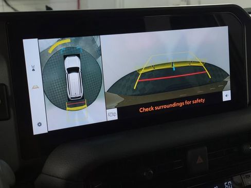 Used 2024 Toyota Land Cruiser image 18