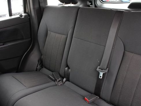 Used 2012 Jeep Liberty Sport AWD/4WD image 20