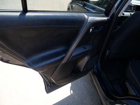 Used 2018 Toyota RAV4 XLE w/ Convenience Package AWD/4WD image 19