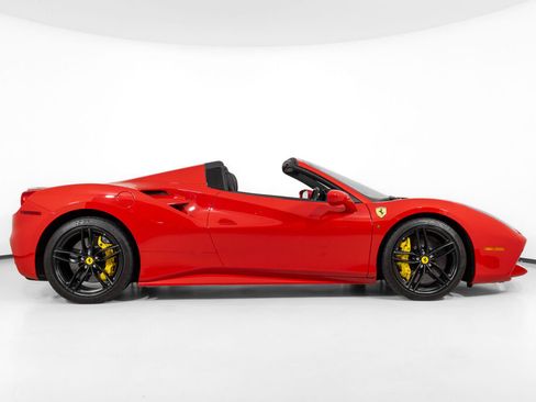 Used 2018 Ferrari 488 Spider RWD image 9